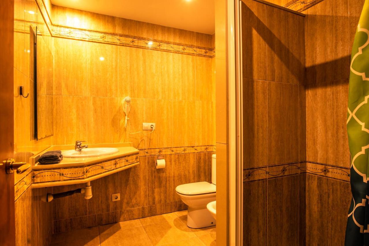 Apartaments Yaco Lloret de Mar Esterno foto