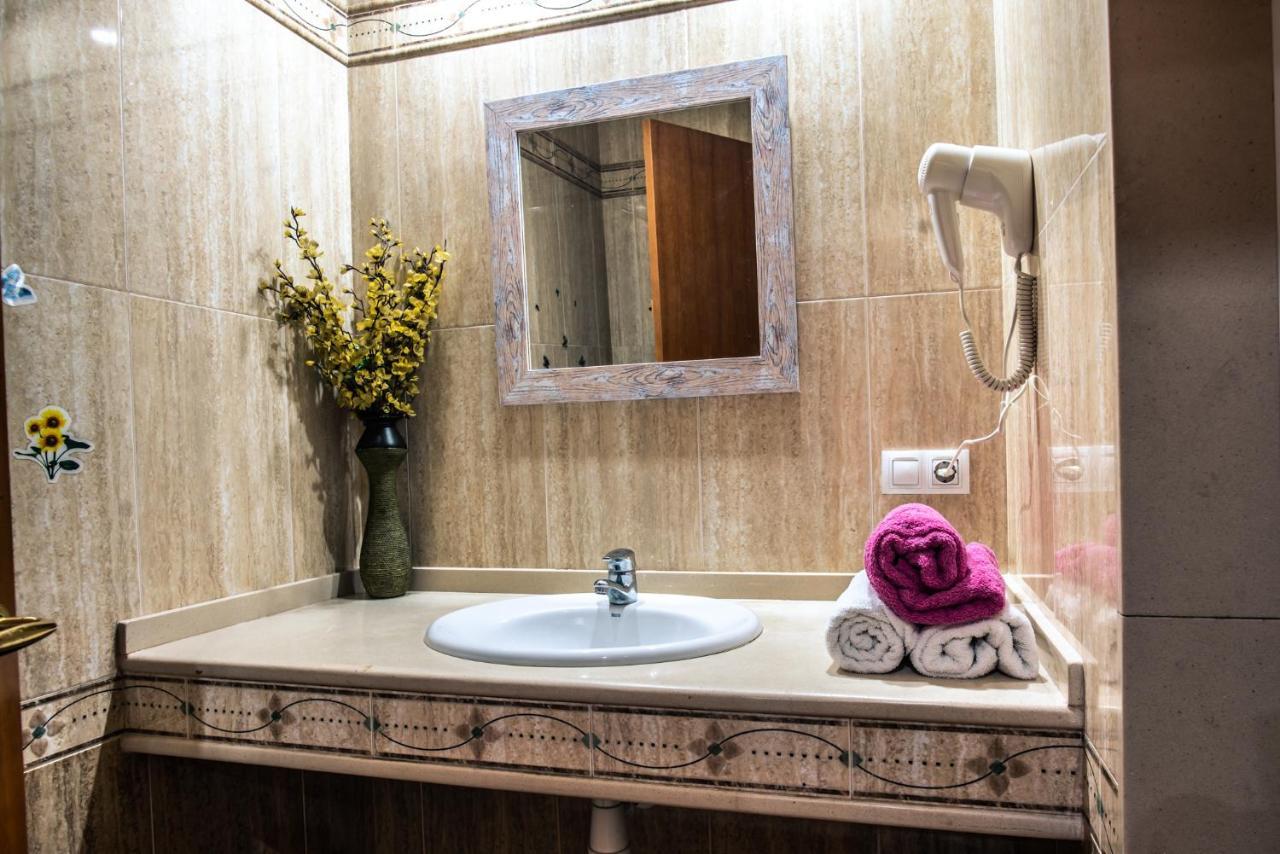 Apartaments Yaco Lloret de Mar Esterno foto