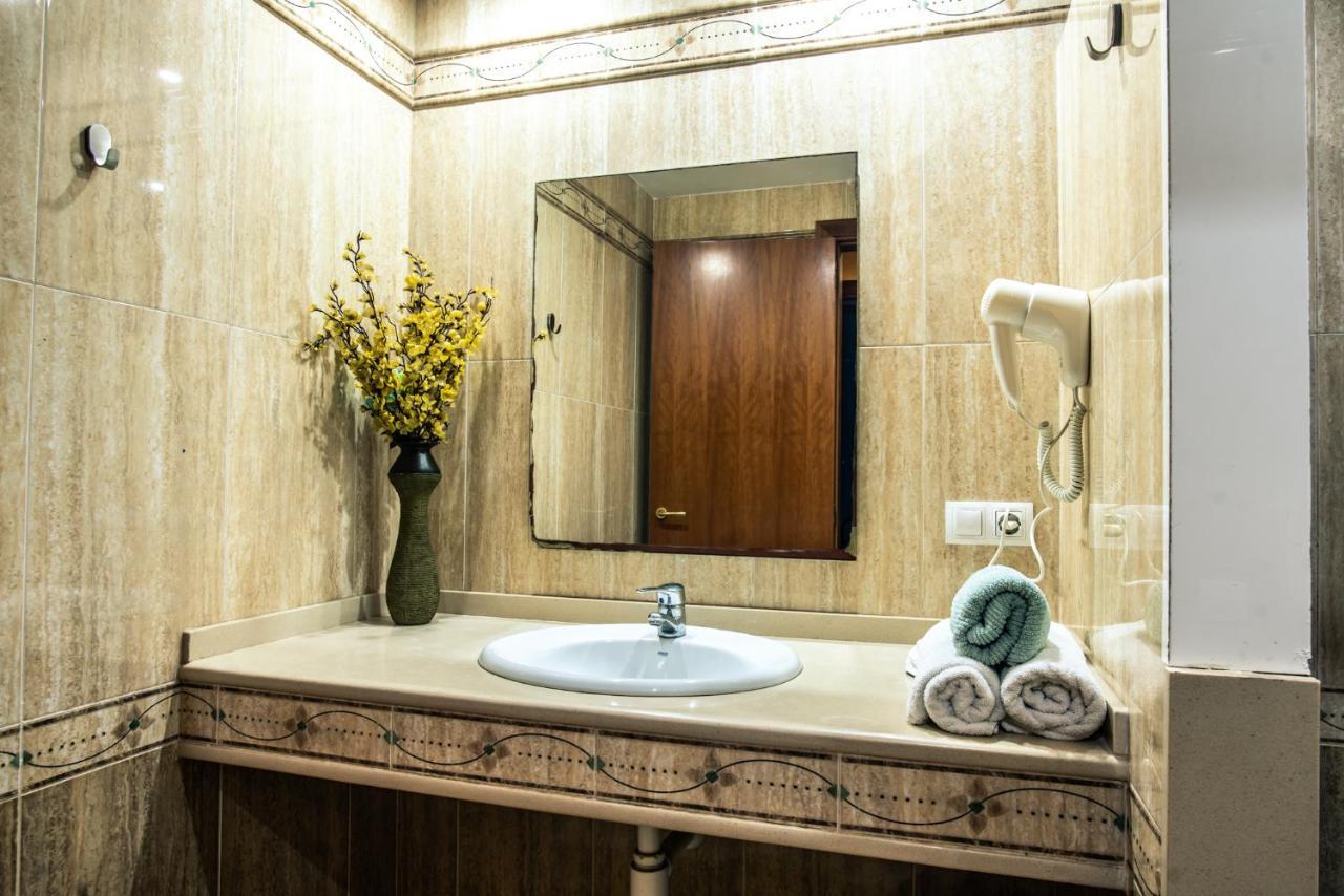 Apartaments Yaco Lloret de Mar Esterno foto