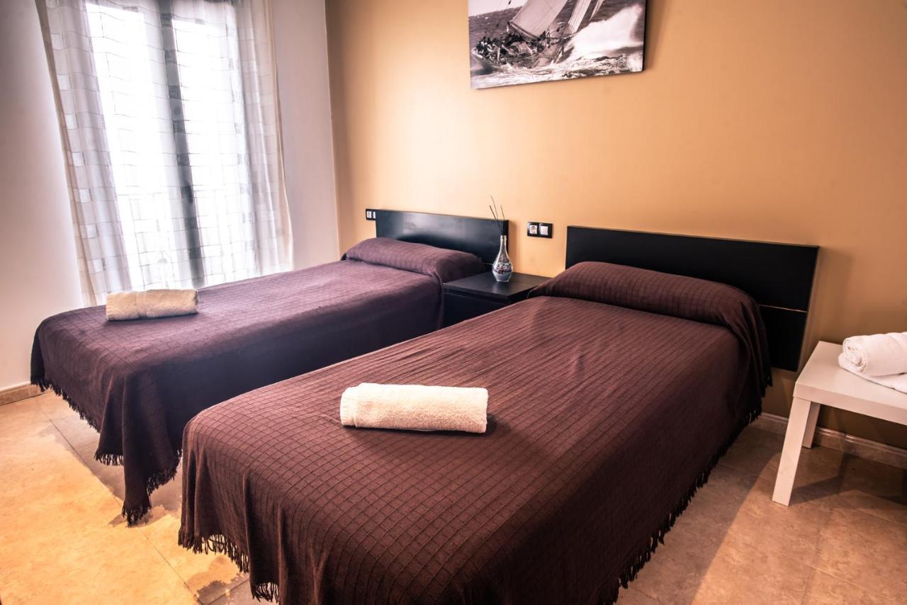 Apartaments Yaco Lloret de Mar Esterno foto
