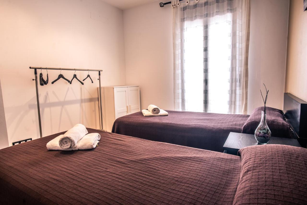 Apartaments Yaco Lloret de Mar Esterno foto